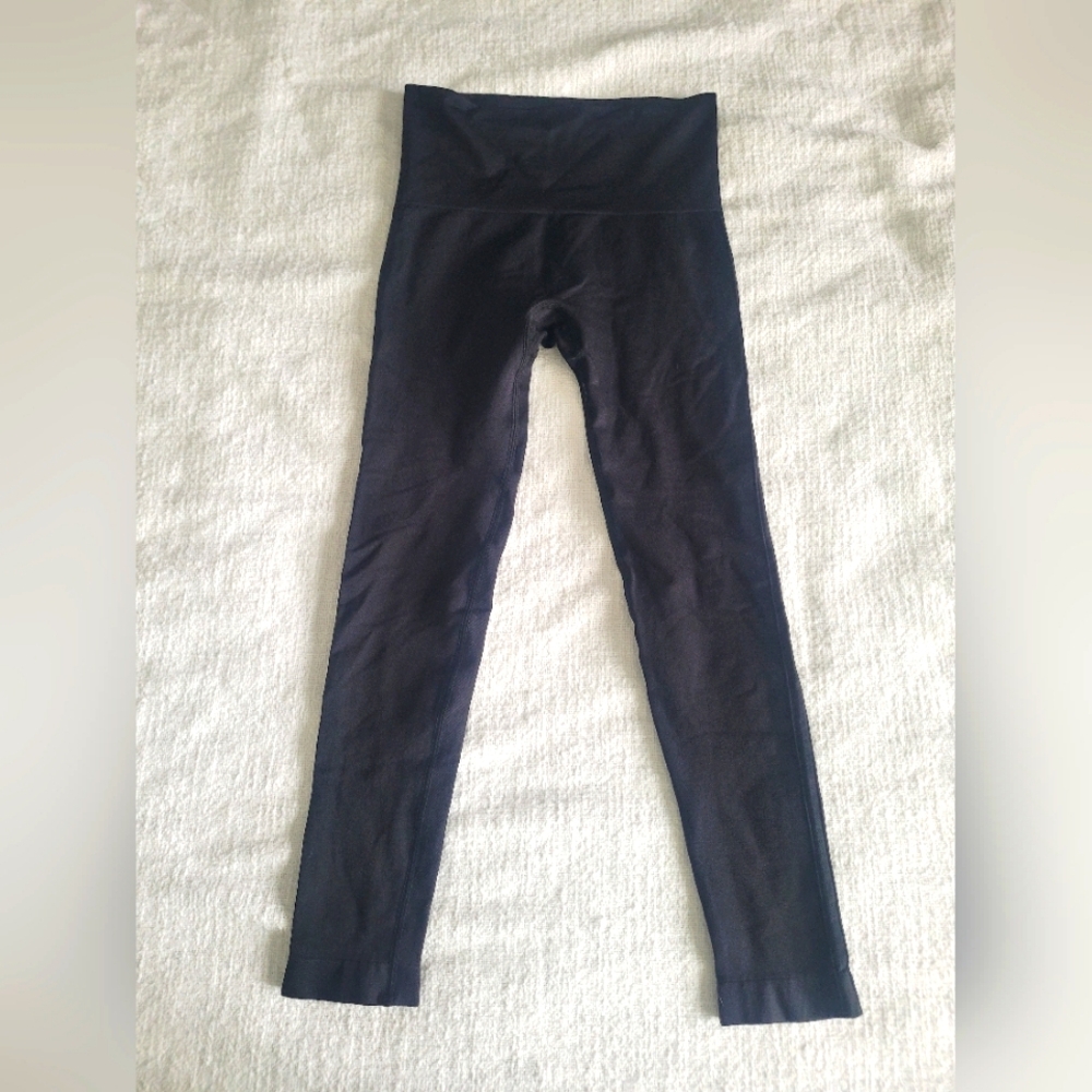 Spanx KKP Black Leggings, size Medium NWOT